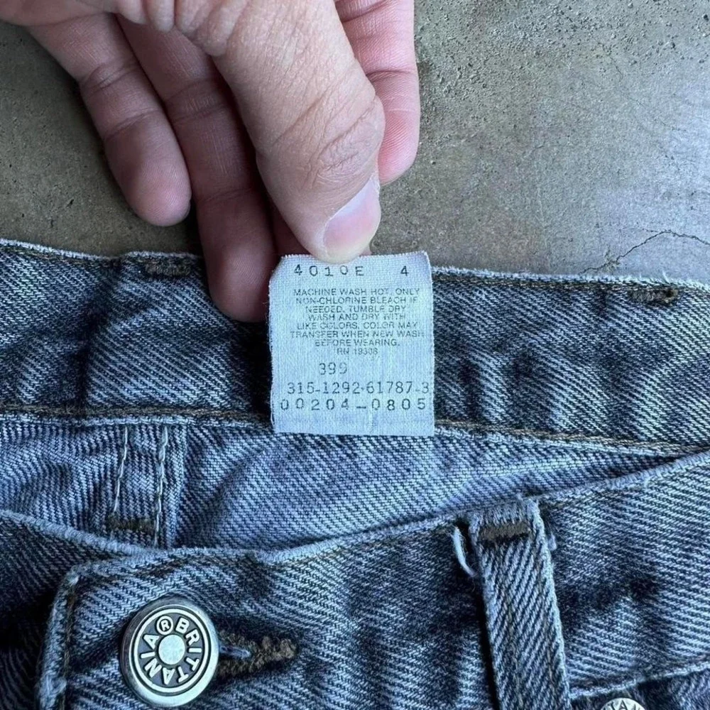 Levis faded grey